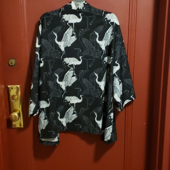 MEN'S BLACK FLORAL PANCHO SIZE LARGE - Picture 8 of 13